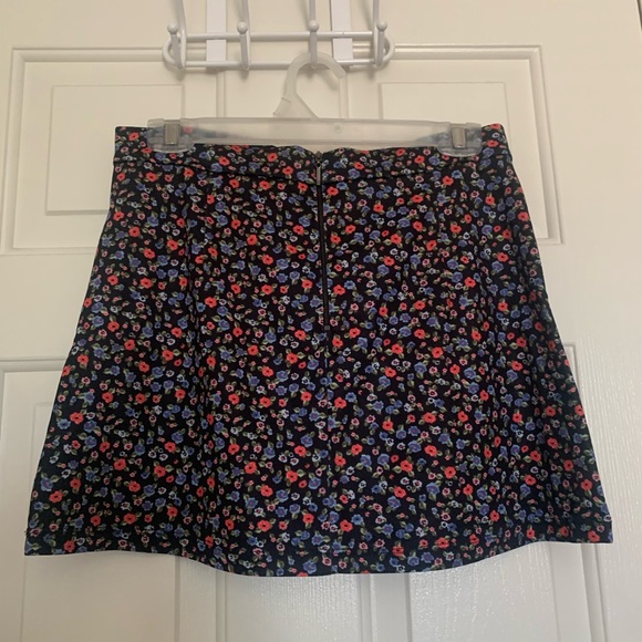 Forever 21 Floral Print Mini Skirt - Picture 2 of 4